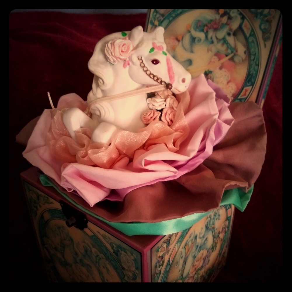 Lady Rose vintage music box